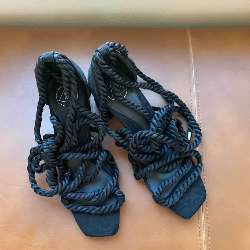 Black, Strappy Heel